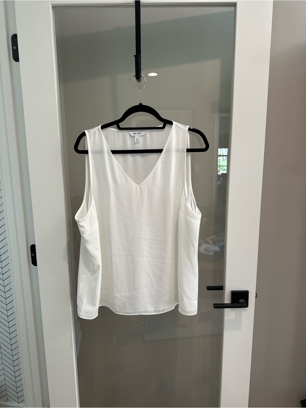 Nine West White V-Neck Sleeveless Satin-Effect Camisole